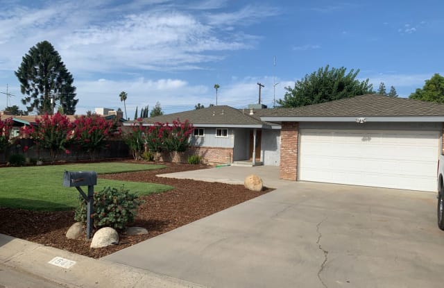 1547 Prospect - 1547 N Prospect St, Porterville, CA 93257