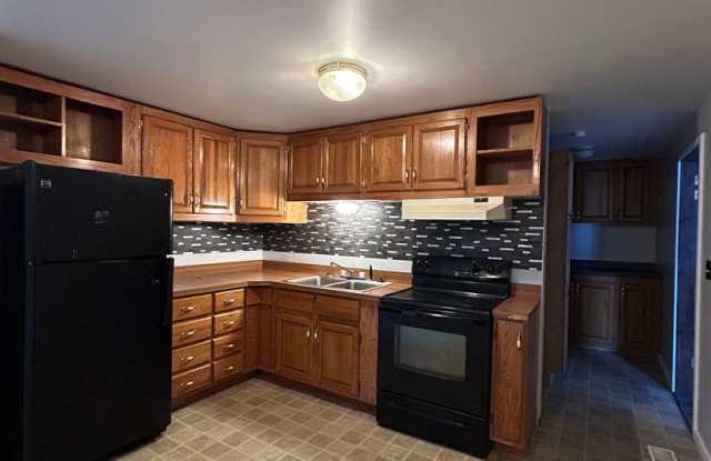 ** Move in Special ** Freshly Updated 3-Bedroom, 1-Bathroom Home – $1,375/Month Gallery 3