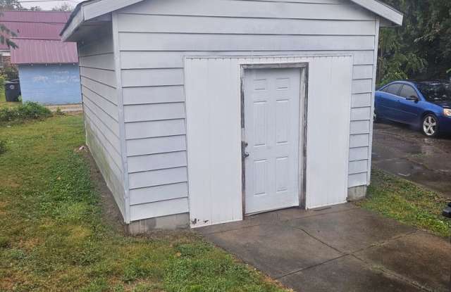 4 Bed 1 bath - EHA Approved! Gallery 4
