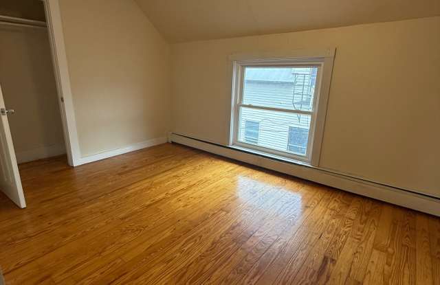 604 Burgess Street - 1 Gallery 3
