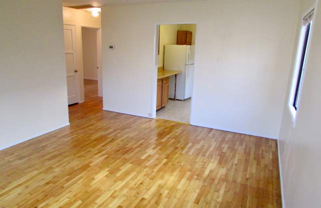 Cozy Hawthorne Home Rental w/ Hardwood Flooring! Gallery 3
