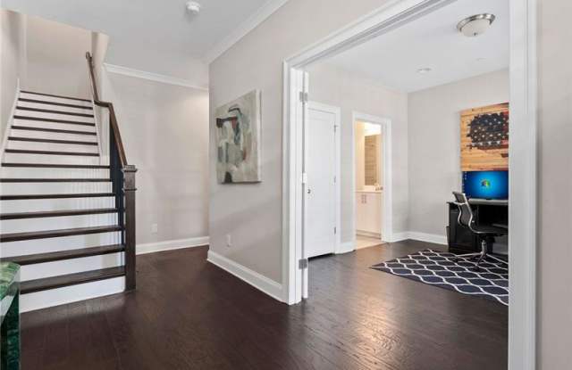345 Glen Iris Drive NE Gallery 4