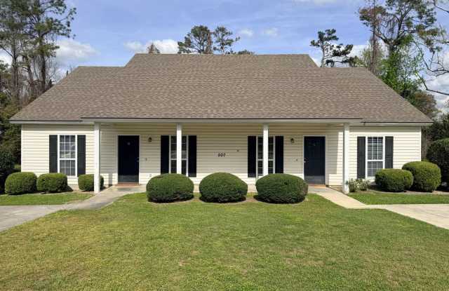 2 Bedroom 2 Bath Duplex in Valdosta GA- MOVE IN SPECIAL $500 OFF YOUR FIRST MONTH'S RENT photos photos