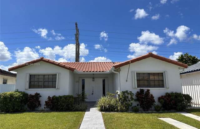 3952 SW 136th Ave photos photos