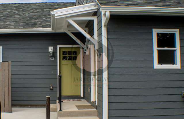 One Bedroom Duplex in Stayton-Coming available in Oct 2025 photos photos