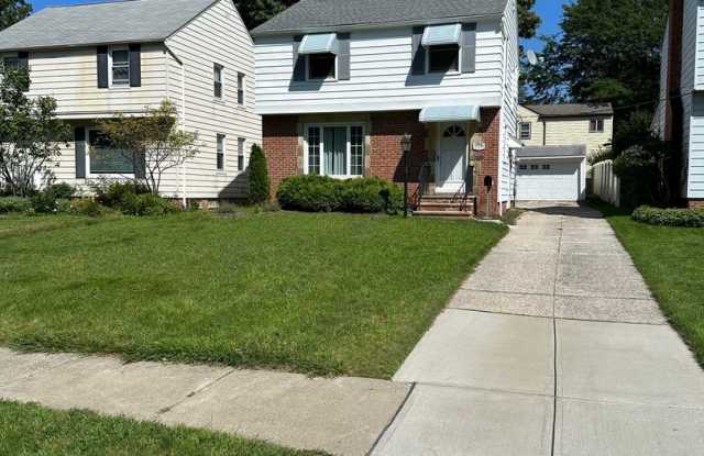 Gorgeous 3 bd, 2 bath South Euclid Home Awaits! photos photos
