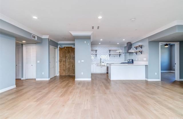 3855 Ingraham Street Gallery 4