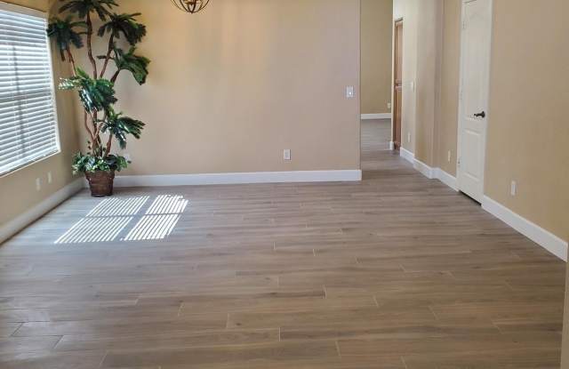 1737 E MORGAN Court Gallery 3