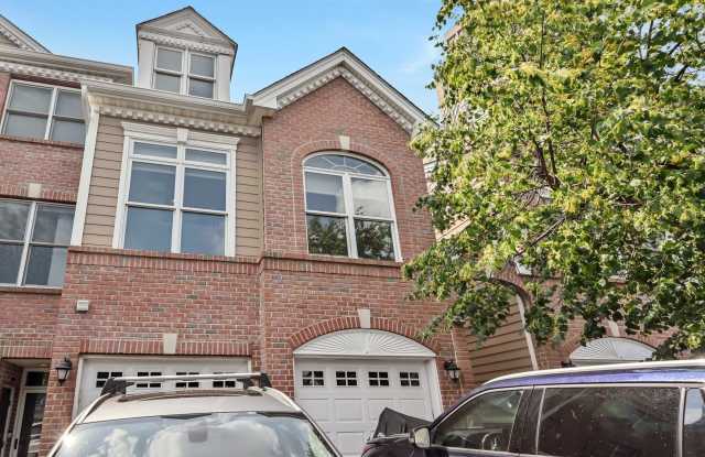 172 PRICE CT Gallery 2
