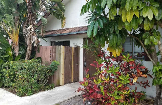 7867 Tam Oshanter Blvd photos photos