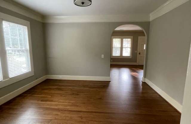 Charming Cottage in the Heart of Downtown Gainesville Gallery 3