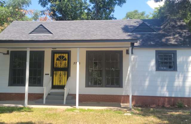 Beautiful 3 bedroom/1 bath Cottage with Laundry Room! - 3716 West College Street, Shreveport, LA 71109