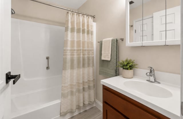 Maplecrest Apartments- Affordable housing Gallery 1