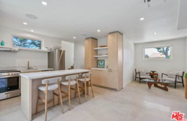 1352 Pacific Street Gallery 3