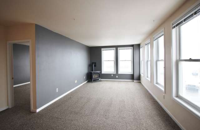 Spacious one bedroom, one bath apartment in town. photos photos Spacious one bedroom, one bath apartment in town. photos photos