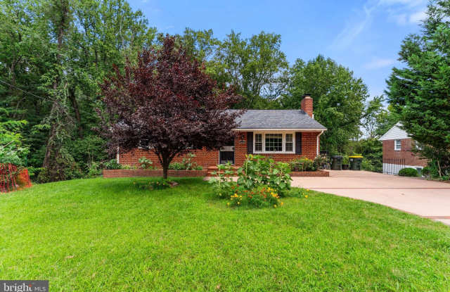 6808 DARBY Lane Gallery 3