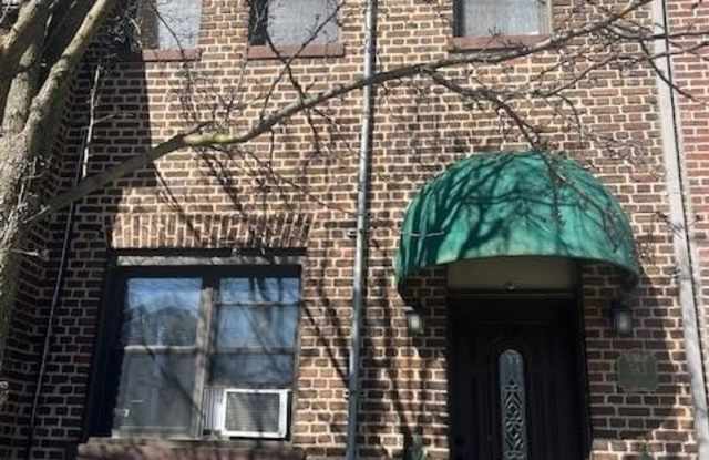 583 GREGORY AVE photos photos