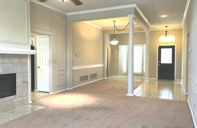 2350 Glen Ridge Drive Gallery 2