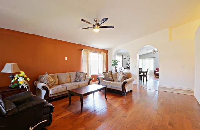 3841 E KINGS Avenue Gallery 2