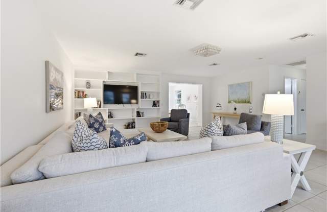725 Dahlia Lane Gallery 4
