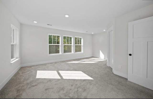 1085 Millison Place Gallery 3