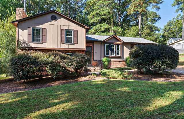 Gorgeous contemporary split-level near Lake Johnson! *Pending Application* photos photos