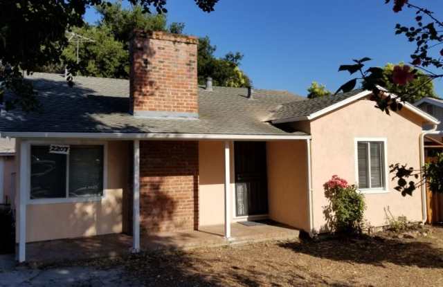 2207 Addison Ave. - 2207 Addison Avenue, East Palo Alto, CA 94303