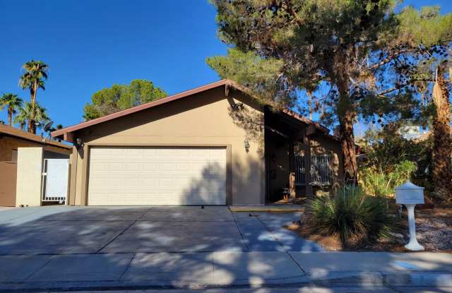 Single story in Montara Est 4 bed/2 full bath/2 car photos photos