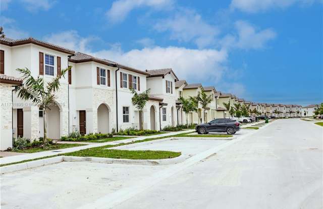 2542 SE 29 ST - 2542 Southeast 29th Street, Homestead, FL 33035 2542 SE 29 ST - 2542 Southeast 29th Street, Homestead, FL 33035