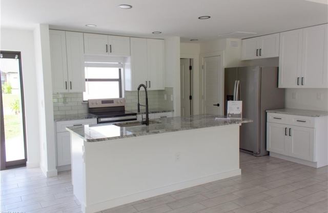3315 7th St SW lot: 3 photos photos