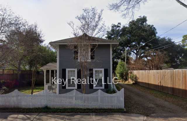 ****612 19th St.- Alexandria Garden District - 612 19th Street, Alexandria, LA 71301 ****612 19th St.- Alexandria Garden District - 612 19th Street, Alexandria, LA 71301