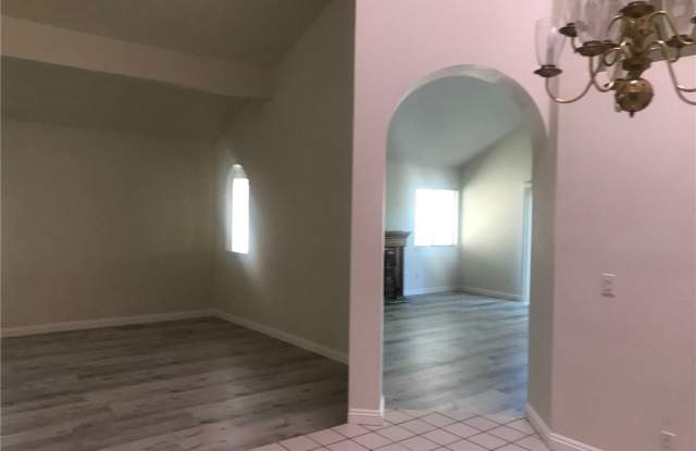7924 Valley Flores Drive Gallery 4