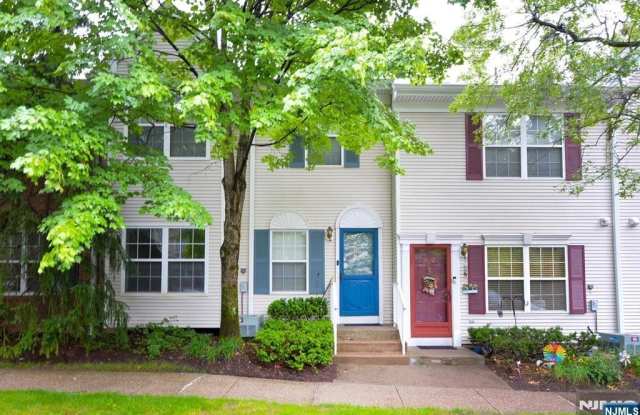 2171 Kent Court photos photos