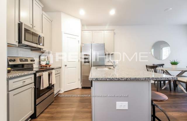 1300 Simmons Ridge Lane Gallery 3