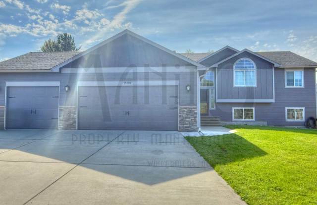Sprawling Mead Home photos photos