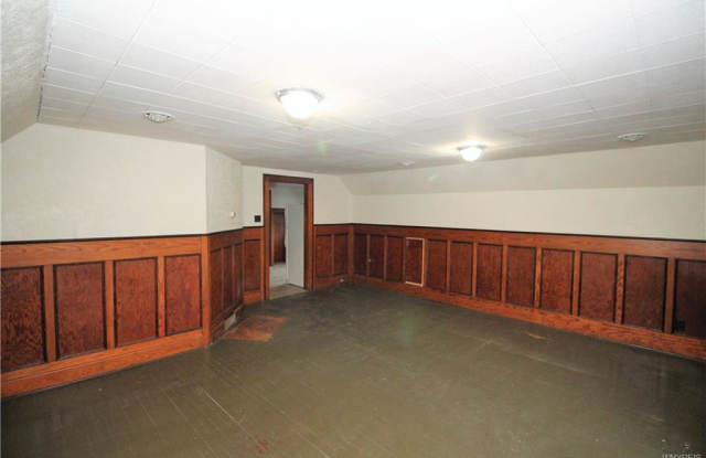 494 Doat Street Gallery 4