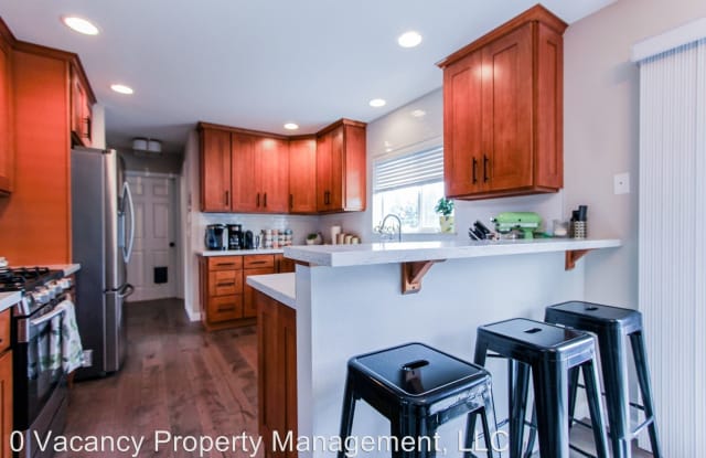 981 Chelan Ct. NE - 981 Chelan Court Northeast, Renton, WA 98059