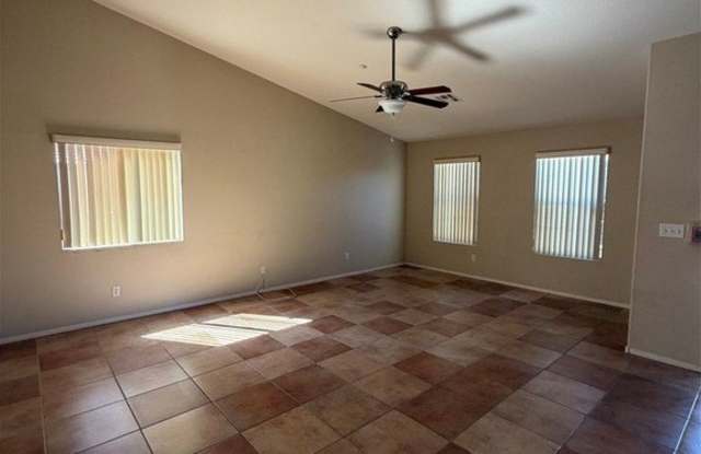 487 PEARBERRY Avenue Gallery 2