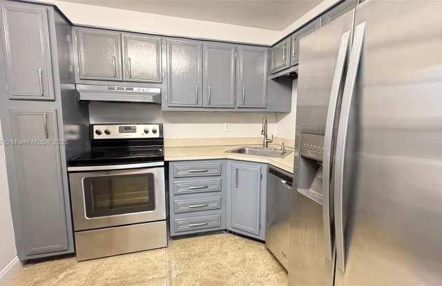 8400 Lagos De Campo Blvd photos photos