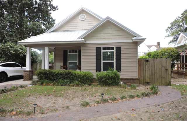 1531 N 12th Ave photos photos