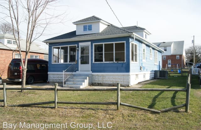 421 Riverside Dr - 421 Riverside Drive, Essex, MD 21221
