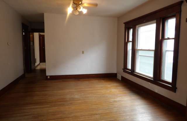 281 Woodside Ave Gallery 4