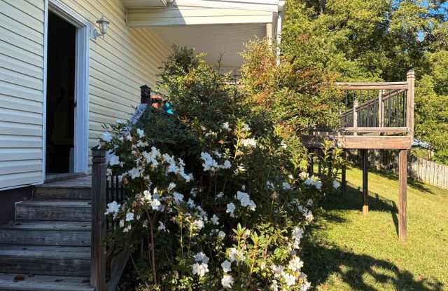 Want a nice place that's family ready? Schedule your viewing today. Gallery 3