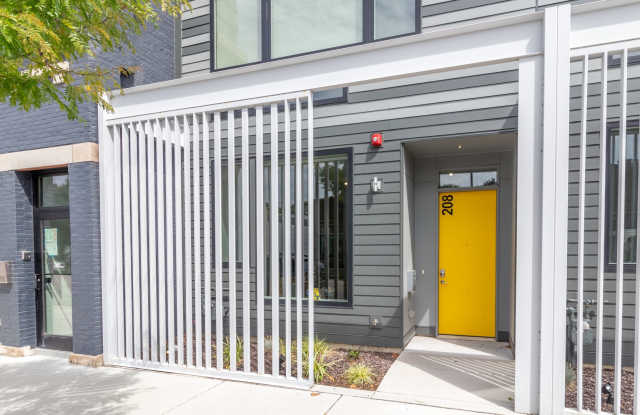 206 Harrison Street Gallery 4