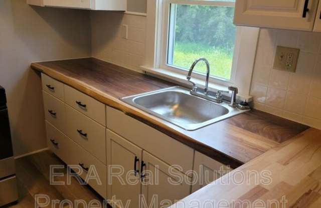 2031 W 103rd St lower - 2031 West 103rd Street, Cleveland, OH 44102