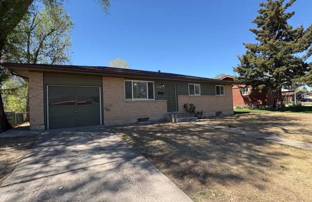 Bright & Spacious 5 Bedroom, 2 Bath Home photos photos