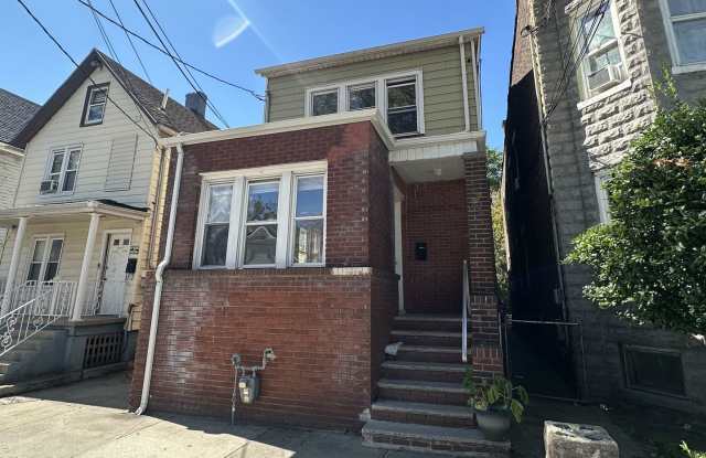 5 bedrooms, 1 bathroom photos photos