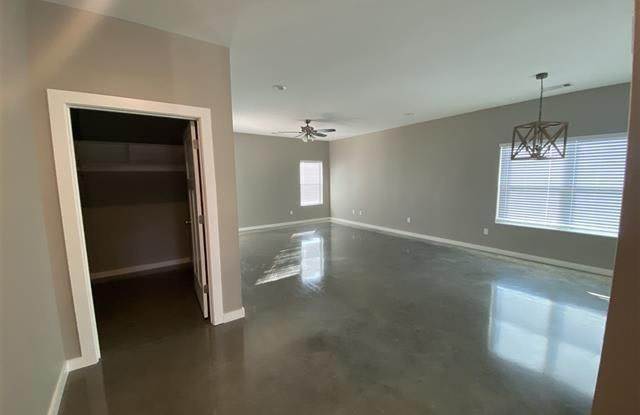 421 S Main Gallery 2