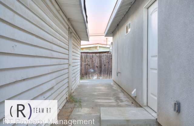18234 1/2 Madonna St Gallery 4