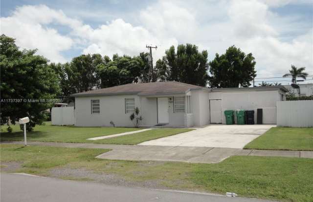 7420 SW 39th Ter - 7420 Southwest 39th Terrace, Coral Terrace, FL 33155